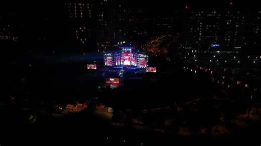 [F-CITY CONCERT’S RECAP] ☝🏻KHI ÂM NHẠC ĐÁNH THỨC TƯƠNG LAI - HÀNH TRÌNH FUTU-RISE RỰC RỠ! 🌟 Chỉ vài phút - không đủ để kể hết những cung bậc cảm xúc, nhưng đủ để chúng ta một lần nữa "cháy" hết mình trong không gian của F-CITY CONCERT: FUTU-RISE. 🚀 🌃Từ những ánh đèn đầu tiên thắp sáng Quảng trường trung tâm Khu đô thị Công nghệ FPT Đà Nẵng, đến những khoảnh khắc nghẹt thở khi dàn line up siêu khủng xuất hiện... tất cả đã tạo nên một đêm nhạc không thể quên cho hơn 10.000 trái tim. ✨Cảm ơn tấ