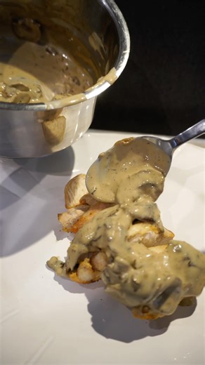 Krämig svampsås du inte kan sluta äta! #recept #mat #matlagning #sås #svamp #laga #shorts #fördig