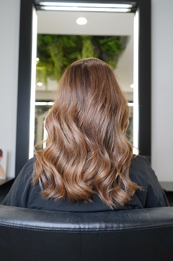 1.5K views | El cambio de tus sueños es una realidad en @odpeluquerias  Si buscas un cambio de color, un corte diferente, un cabello más sano, nutrido o hidratado, nuestras peluquerías OD son el lugar perfecto para renovar tu look‍♀️‍♀️ Descubre ahora tu @odpeluquerias más cercana #ODPeluquerias #Cambiodelook #antesydespues #Tenencias2025 #tendenciasotoño #colorentendencia #Brunette #WellaHair #haircolorist #PeluqueriasBarcelona | OD Beauty Salon | Facebook