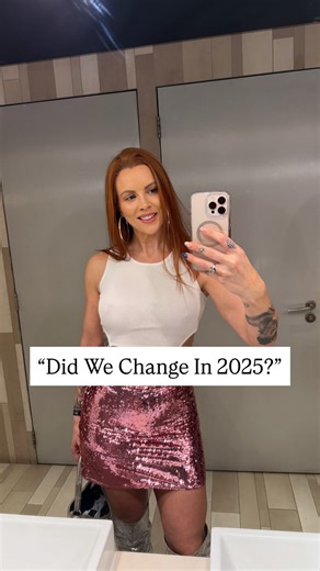 Claira | Presenter & Host on Instagram: "YES WE DID! AT 42 🥳 1st video January 2025, 2nd video 31st December 2025! Honestly I loved my body before and I love it now. The physical changes are the ones you see but they are the side effect’s of the mental, emotional and mindset ones that you don’t! My theme for 2025 was commitment to myself! Not just exercise and diet but to my dreams, my life. I grew up, for the most part without many boundaries, without much discipline or direction. Losing my mu