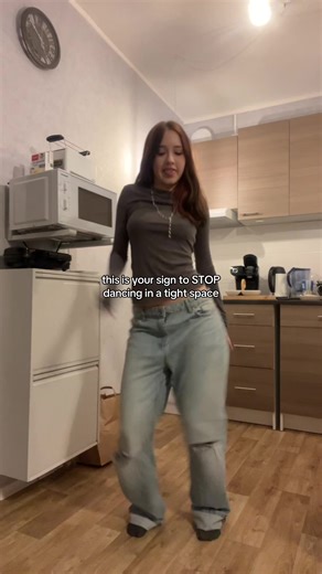 Epic Dance Fail at My Friend's House!