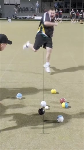 When you wake up Monday, then remember it's a public holiday 😏 Good bowling to all members playing in tournaments across the state today at clubs including Eastern Park Lawn Bowls Club, Glenroy Bowls Club , Ivanhoe Bowls Club, Ocean-Grove Bowls , Portland Bowling Club and Wallan Bowling Club. - Team BV | Bowls Victoria