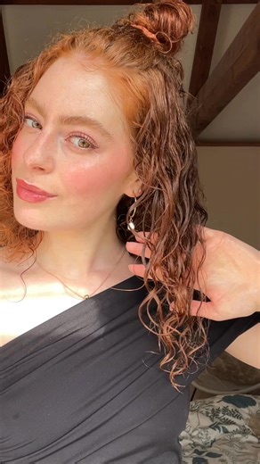 How to achieve defined, bundled curls with no gel using 2 Curl Wow products. ✨ Enhances curl volume, shine and hydration ✨ Lightweight, non-crunchy, frizz-free ✨ Cruelty-free, paraben-free, sulfate-free ✨ Made for bouncy, touchable curls | Color Wow | Facebook