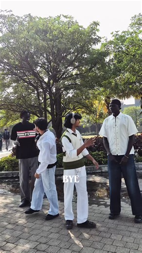 Zeus on Instagram: "Abb feilding set karke dikhao #fitspo #explore #viral #fyp #instafeed #foryou #réel #explorepage #outfits #instamood #clothing #white #hothothot #winter #wind #muffler #university #unique #beforeclass"