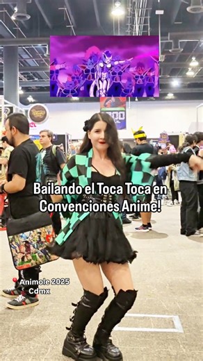 El Toca Toca Dance Challenge! En convenciones Anime! Esta vez en la gran convencion! Animole 2025! @lamolemx Ahh me encanta bailar en todas las convenciones cual será la próxima??? #tocatoca #tocatocadance #animedance #convenciones #otakus #chicaotaku #bailando #dancinginpublic | JaneLeik