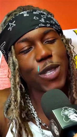 Nardwuar asks Destroy Lonely to SAMPLE Fortnite