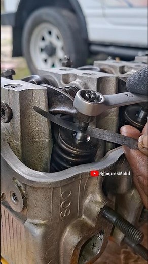 How to Set Engine Valve Clearance #engineering #mechanic #tips #automotive