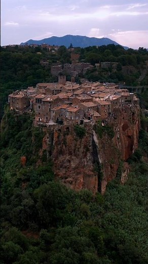 Calcata Vecchia: The Magical Italian Village Frozen in Time 🇮🇹✨