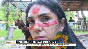 Pintura corporal indígena: mulheres indígenas utilizam o jenipapo como base para pinturas