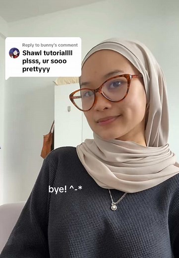Shawl Tutorial: Stylish Ways to Wear Your Shawl