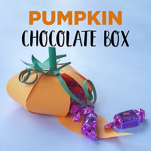 Pumpkin Chocolate Box | Paper Craft Ideas | DIY Gift box Hey! Here is a simple and cute Pumpkin Chocolate Box tutorial that you can do easily! Follow us for more Paper Craft Ideas! :D Materials Required :- - Colour Papers (Orange and Green) - Scissors - Glue - Pencil #Papercrafts #chocolatebox #Giftbox #pumkincrafts #punkinchocolatebox #chococlateboxes #chocolateboxideas #howtodo #ventunoart #artallday #artalltheway Our Social Media: Watch more: http://www.21frames.in/artalltheway Follow us on I