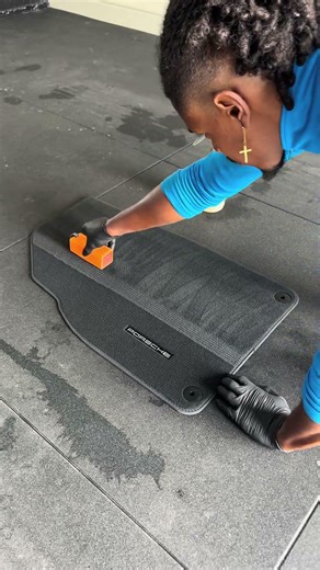 Satisfying ASMR Carpet Lines on a Porsche Spyder RS 😮‍🔥