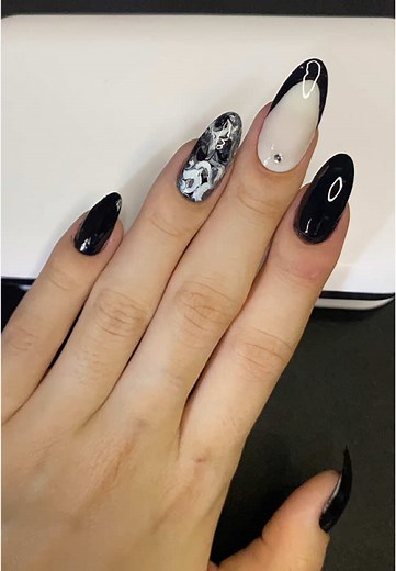 Marmorizado Preto em Unhas: Tutorial de Nail Art