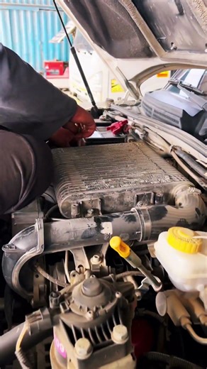 Real Mahindra engine work in action 🔧No shortcuts. No drama. Just pure mechanical skills 💪