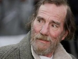 Pete Postlethwaite dies aged 64