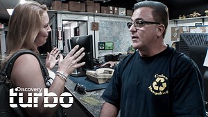 8.6M views · 108K reactions | La dueña de un Mini Cooper S 2006 llega al depósito buscando algunas partes. Andy no escatima en esfuerzos para tenerla como nueva clienta ‍♀️ #ChatarraDeOro | Discovery Turbo | Facebook