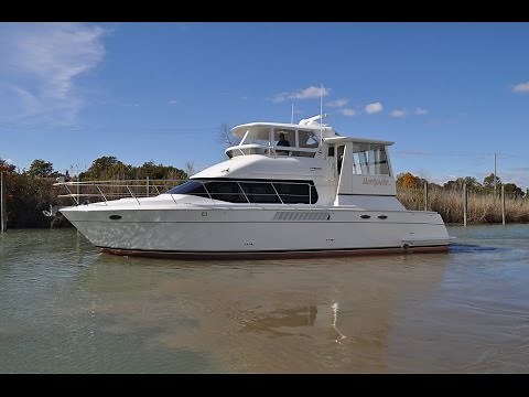 2000 Carver 504 Cockpit Motor Yacht -- SOLD