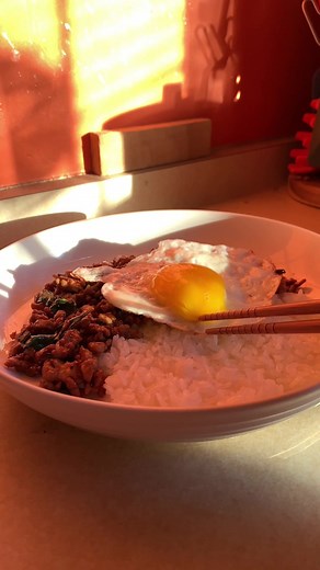 four years later and I stopped overcooking everything in olive oil #storytime #collegerecipe #quickrecipe #asianfood