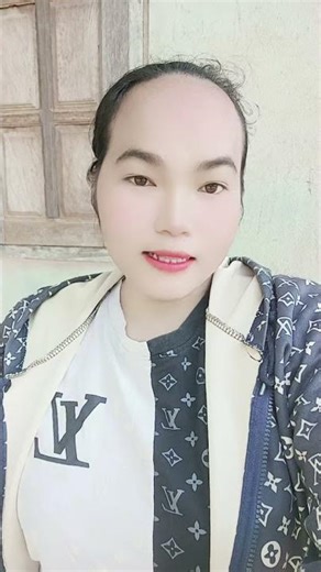 The wind is too strong🇱🇦Very strong wind😂