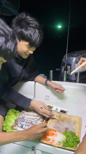 11K views · 135 reactions | ฟิวนี้โคตรดี 撚撚撚 #แสงเทียนมือลั่น #ตกหมึกตกปลาชลบุรี | แสงเทียน มือลั่น | Facebook