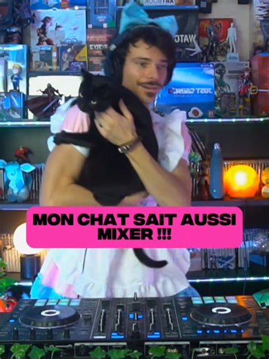 Mon chat se met au DJing ! 🐱 Twitch : DJ_ALON_ 💜 Track : • Don Diablo - Lose Control #futurehouse #dondiablo #djtransition #djskills #hexagon