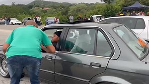 325i 2.9 vs G6 Gti #3series #e30 #vw #gti #golf6gti #325i #325is #328i #e30lifestyle #loweredlifestyle #stancenation #stance #static #oemplus #oem #stock #e36 #m3 #gusheshe #lowlife #3seriesbmw #333i #330i #kuntra #box | mbombela_motorsport