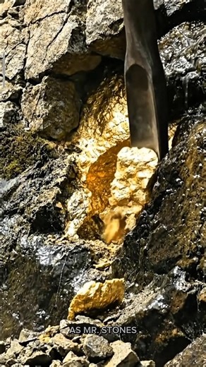 Gold Veins in Stone – How Solid Gold Is Hidden and Extracted