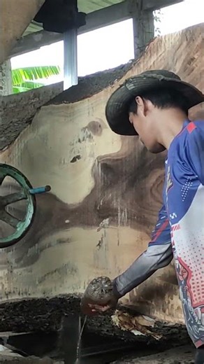 This Live Edge Slab Is Insane 😳🪵