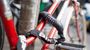 Fahrradschlösser im Test: Auch günstige Schlösser überzeugen Stiftung Warentest