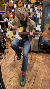 🇯🇵 EXCLUSIVE ! This Telecaster Beck Mongolian Chop Squad Signature was made in limited numbers by Fender Japan as a tribute to the manga / anime of the same name. It was based on ‘68 specs, features a beautiful satin blonde finish, but more importantly was never exported by Fender and meant only for the Japanese market. The guitar sounds as good as it looks and is not so easy to find these days, so we’re really excited to offer it for sale in our shop ⚡️🎸 | Denmark Street Guitars Hanks Guitar