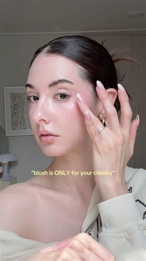 How to shorten your face with makeup