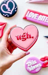 Yolanda Gampp | Cake Artist | Be still my beating heart! 💗 These stunning heart-shaped desserts make me feel all a flutter. If any one of them looked my way and... | Instagram