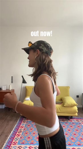 GLOSSY - out nowwww😋🤪😜🥰😍😝🤩😛 #NewMusic #neuemusik #newcomer #fyp #fy