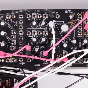 Small systems inspire creative patching! ⚡ Giant modular systems are great— having everything you could want right at your disposal is a joy to work with. But is the opposite also true: small modular systems aren't any fun to patch on? Of course not! Small systems rule! One of the benefits of working with a Skiff (or smaller) system is the way it forces you to get creative about how module resources are being allocated and often leads to the accidental discovery of new sounds and patterns at the