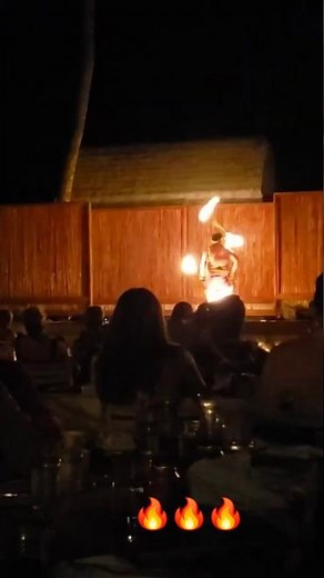 Majestic Fire Knife Dance at Island Breeze Luau – Hawaii's Hottest Performance!\r #youtubeshorts