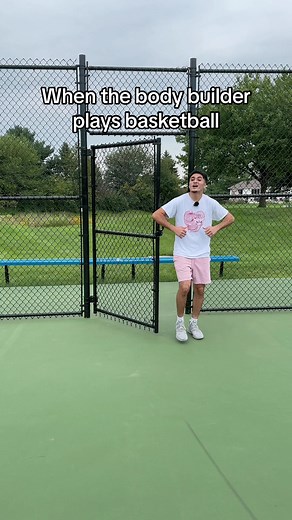 Big Body Basketball: Bodybuilder Dominates the Court!