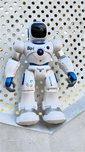 My new robot just mastered the hexagon wall!😱#robot #robotics #robotdance #ruko #outdoors