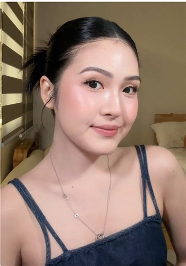 Bridesmaid Makeup Tutorial Featuring Flower Knows