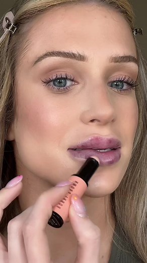 How to Cover Lip Bruises with Makeup: Easy Tutorial