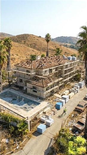 Abandoned Mansion Transforms Into Luxury Villa With Pool Party 😱 #abandonedhouse #luxuryvilla