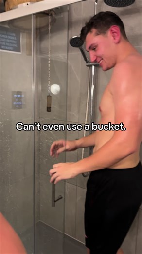 What an absolute tool #bucket