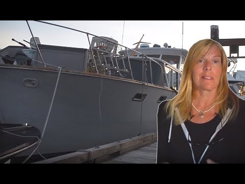 Solo Woman Trades a Suburban life for full time living on a 50 ft boat.