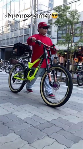 Cycling Fashion in Japan Women vs Men#mtb #citybike