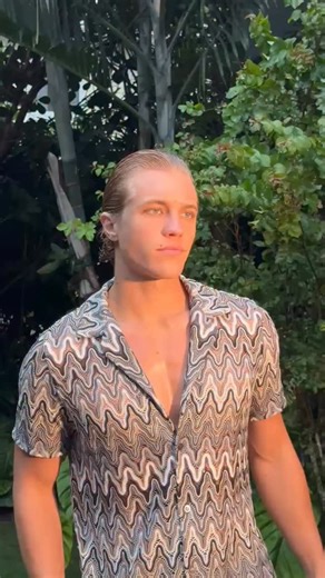 Tightly Knit. Slightly Wild 🍢🤎🖤 Intricate patterns with great craftsmanship create sheer-effect garments - leading to exotic intrigue of what lies beneath the surface. So, it’s knitted items... but they certainly show off your wild side: 🍗🍢🤎🖤 ADANA SHIRT #SHT028 🍖🥩🤎🖤 ADANA BERMUDAS #SP341 It’s •ES•Collection. Get yours at escollection.es Proudly Designed & Made in Barcelona Pic by @carloscamposphoto Art director @acrodave Model @owenlindberg | ES Collection