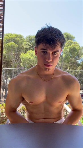 Insta - lewmfit #fyp