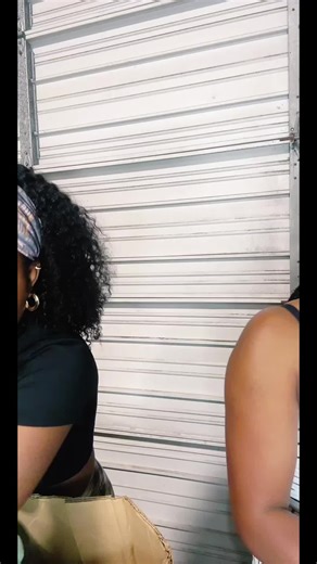 Robie (@robiemama)’s videos with No Hands (feat. Roscoe Dash & Wale) - Waka Flocka Flame