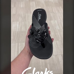 Shop women's sandals now at Bealls Florida from brands Birkenstock, Clarks, Vionic and more! | Bealls Florida