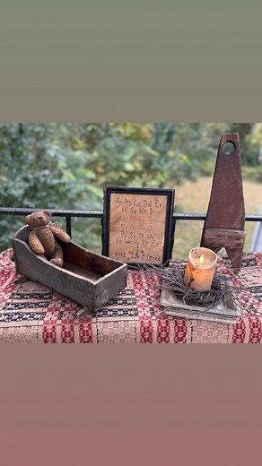 We are loading the shelves with fabulous primitive antiques and one of a kind hand made treasures! @topfans | Splinters & Rags