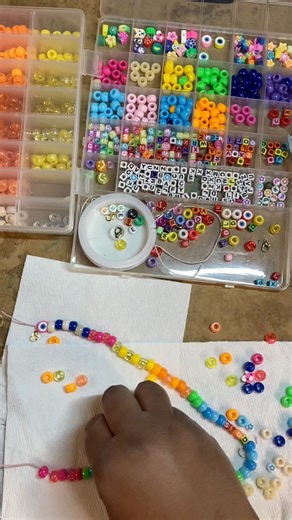 BEADING a New NECKLACE! Pony Beads Rainbow Colorway Part Two