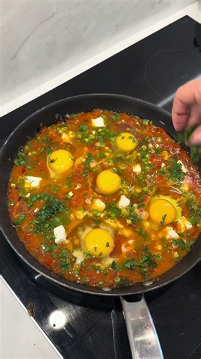 🥘 Шакшука — ідеальний сніданок з ароматом Сходу